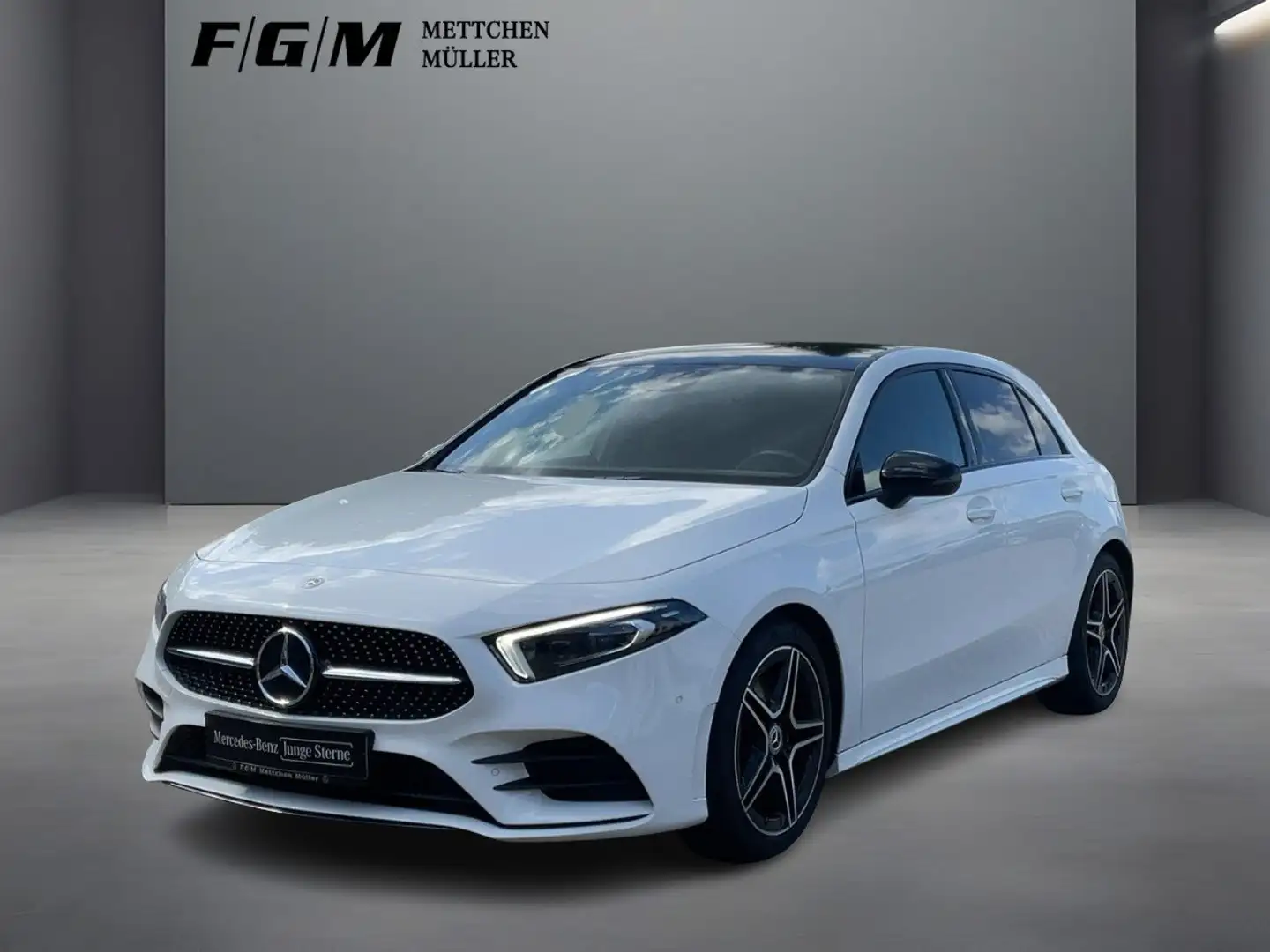 Mercedes-Benz A 180 AMG Line KeyGo|MBeam|Night|Kam|Keyless|LED Weiß - 1