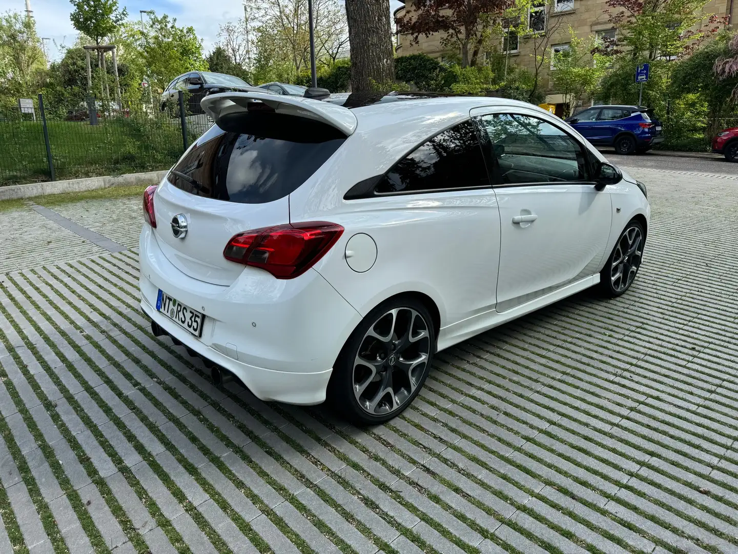 Opel Corsa 1.6 Turbo OPC Performance Paket Weiß - 2
