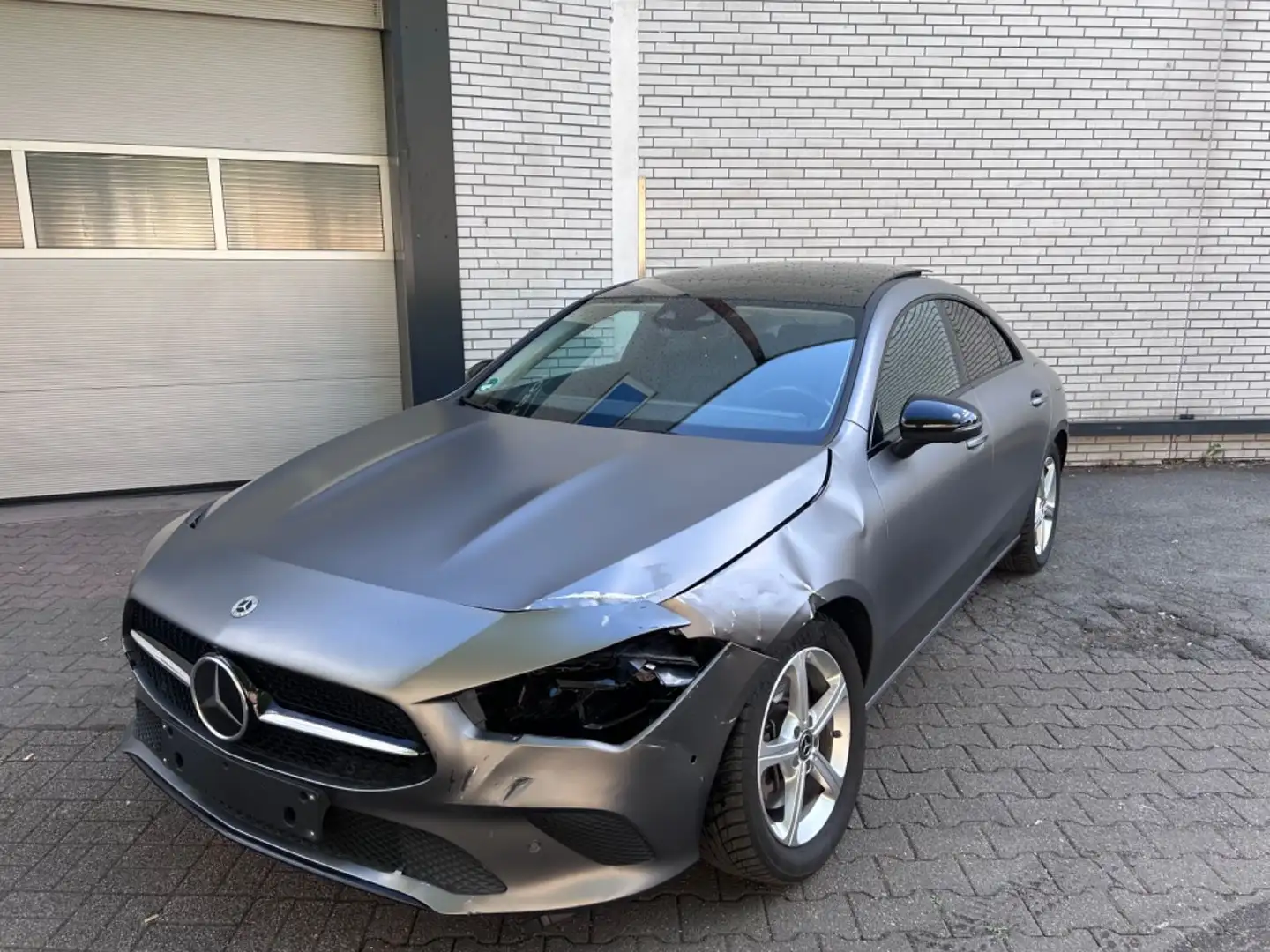 Mercedes-Benz CLA 250 e Panorama Headup Distronic Leder 360° Gris - 2