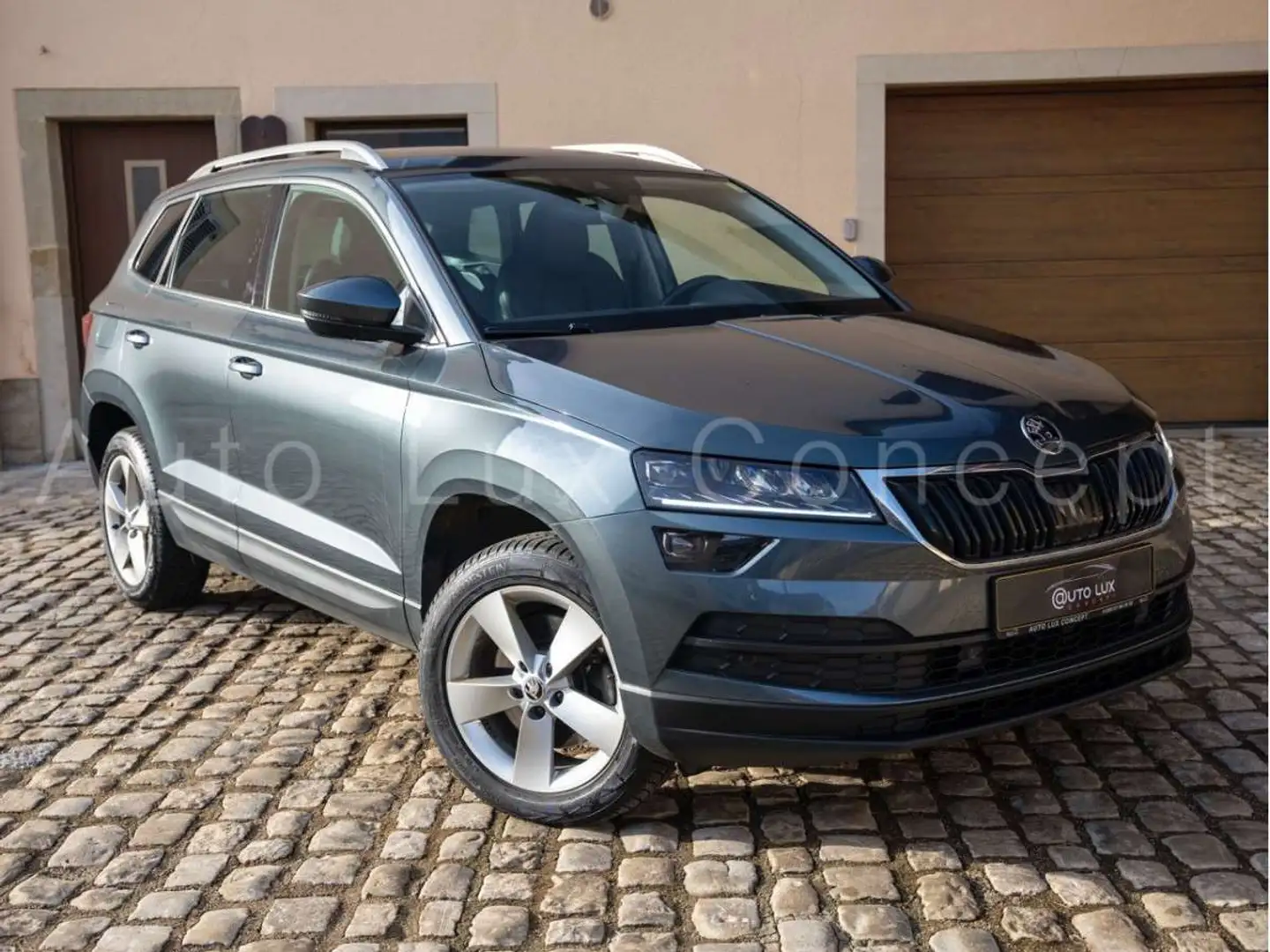 Skoda Karoq 1.5 TSI 150 Style DSG/Leder/Kamera/LED/Keyless Grigio - 2