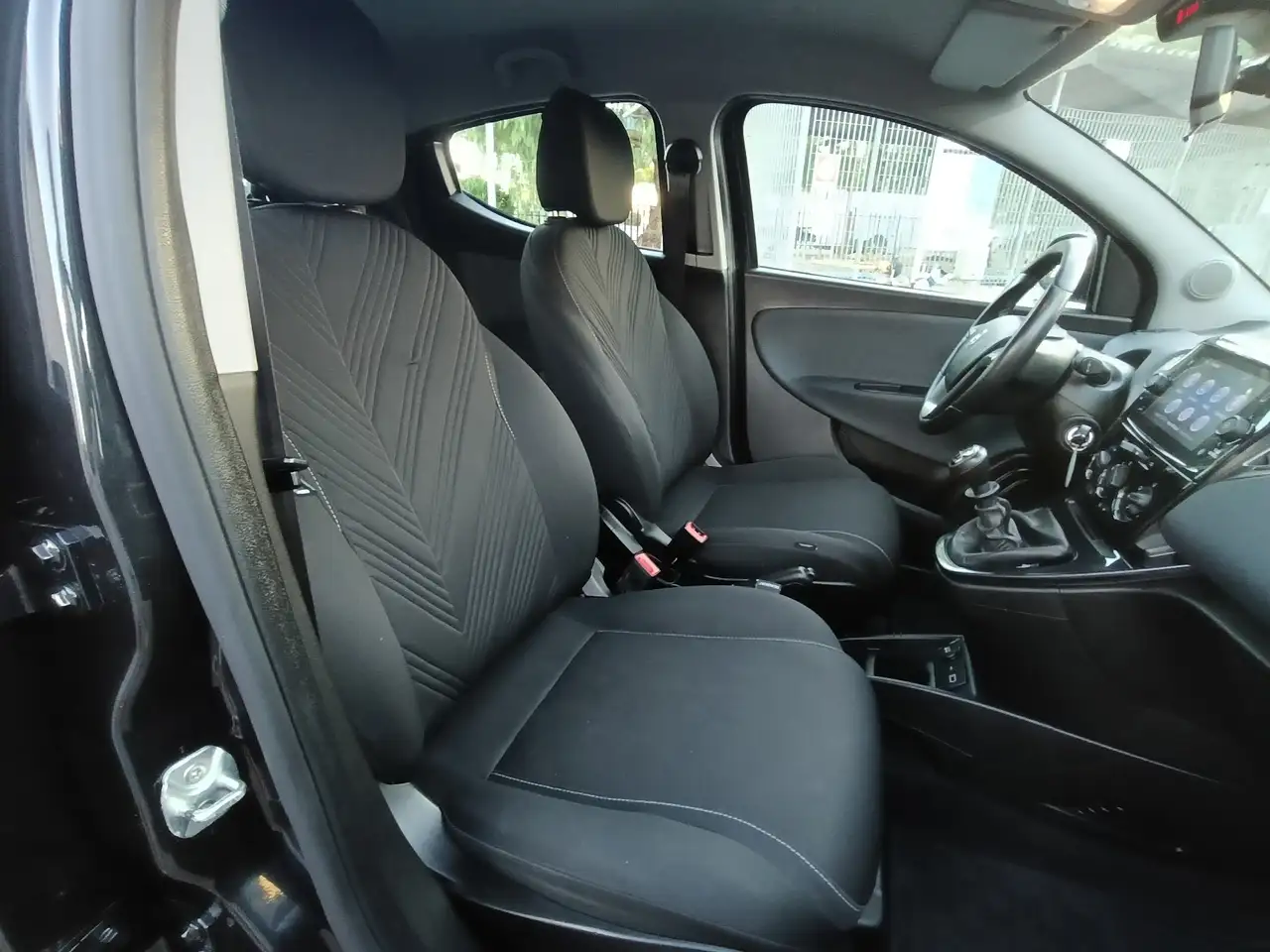 Lancia Ypsilon 2022 — фото 14