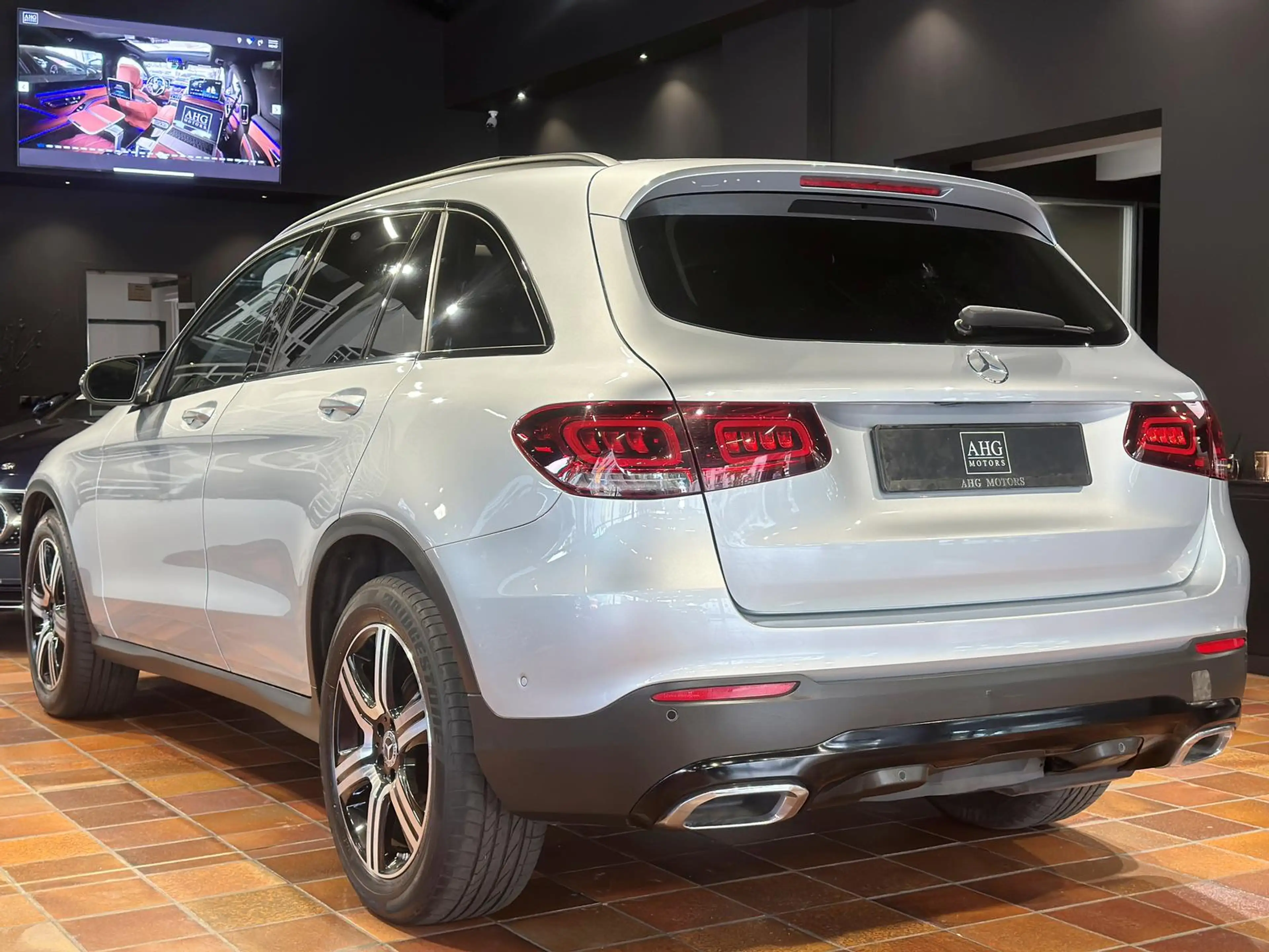 Mercedes-Benz GLC 220 4MATIC NIGHT PANORAMA AHK KAM AMBIENTEBELEUCHTUNG — photo 6