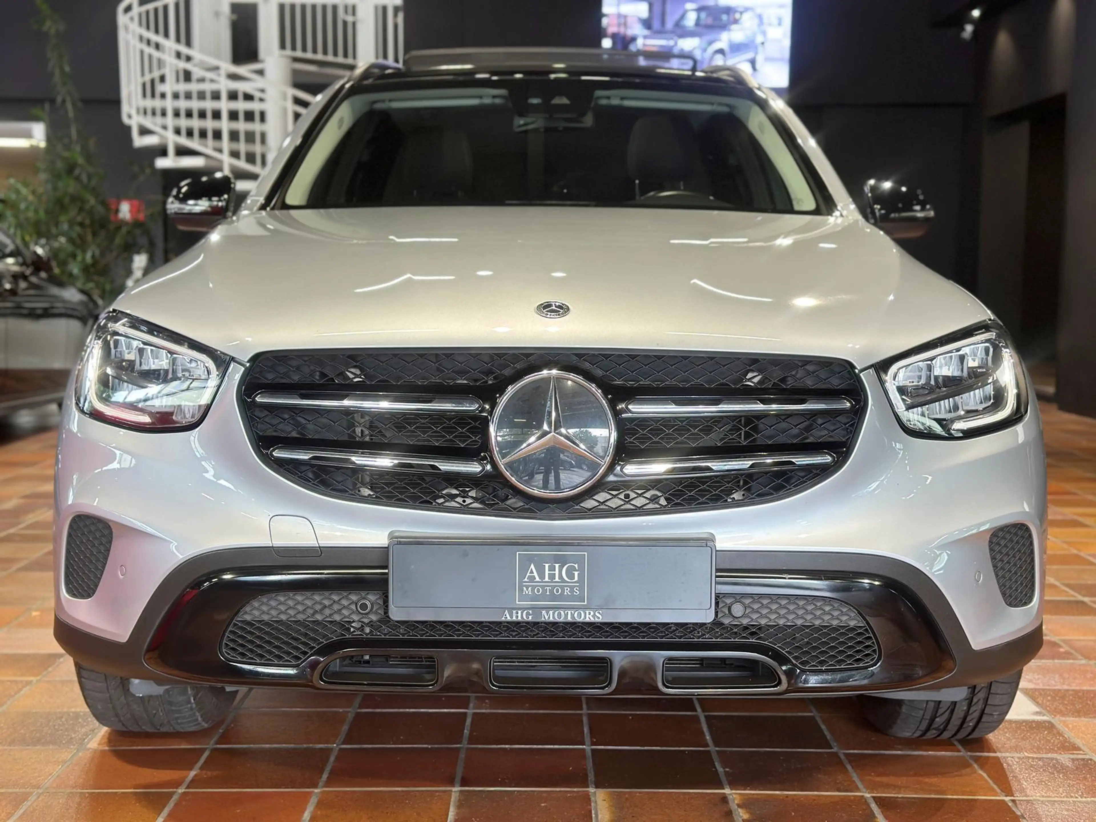 Mercedes-Benz GLC 220 4MATIC NIGHT PANORAMA AHK KAM AMBIENTEBELEUCHTUNG — photo 12