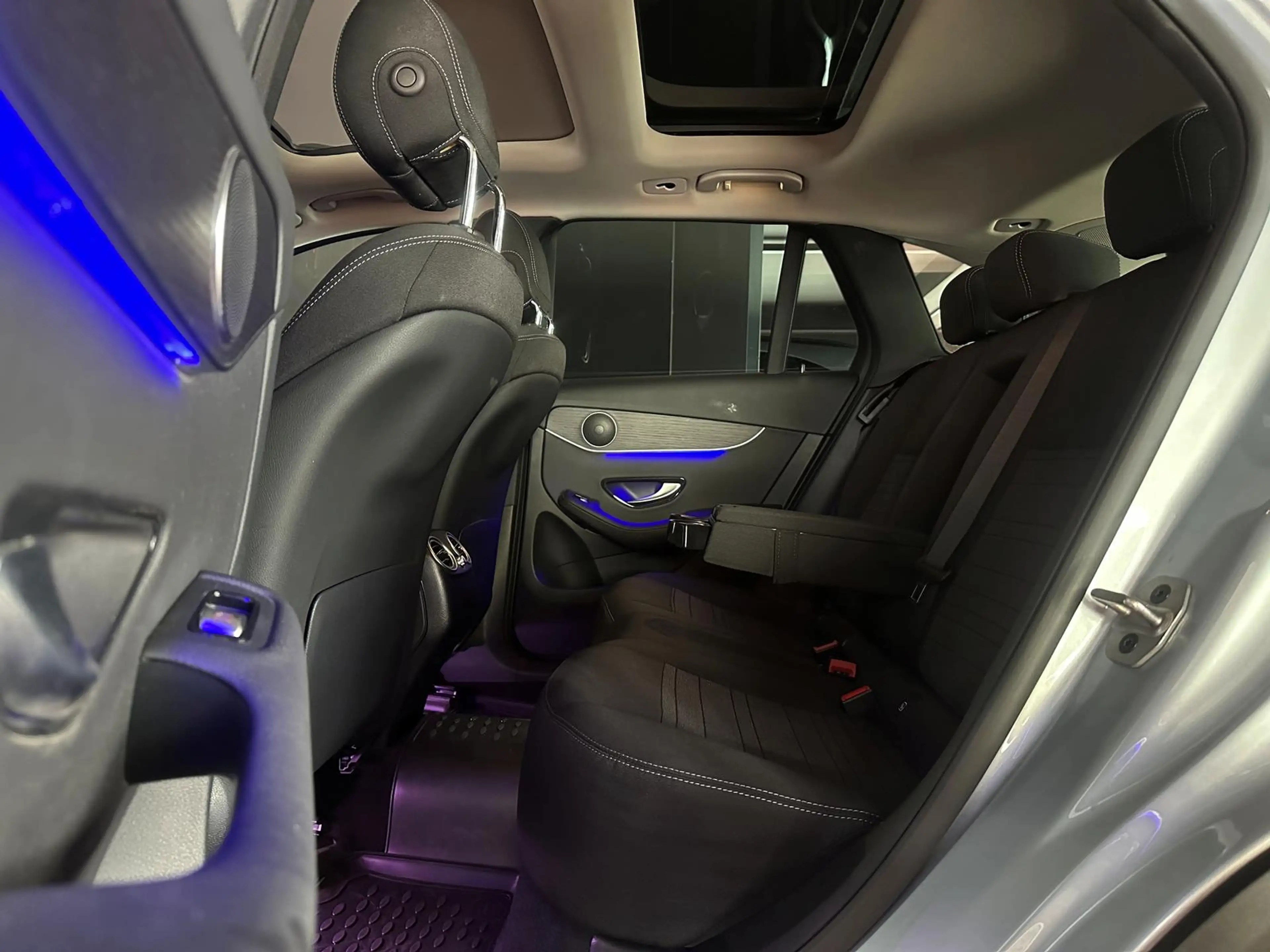 Mercedes-Benz GLC 220 4MATIC NIGHT PANORAMA AHK KAM AMBIENTEBELEUCHTUNG — photo 14