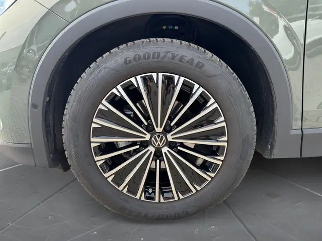 Volkswagen Tiguan view 15