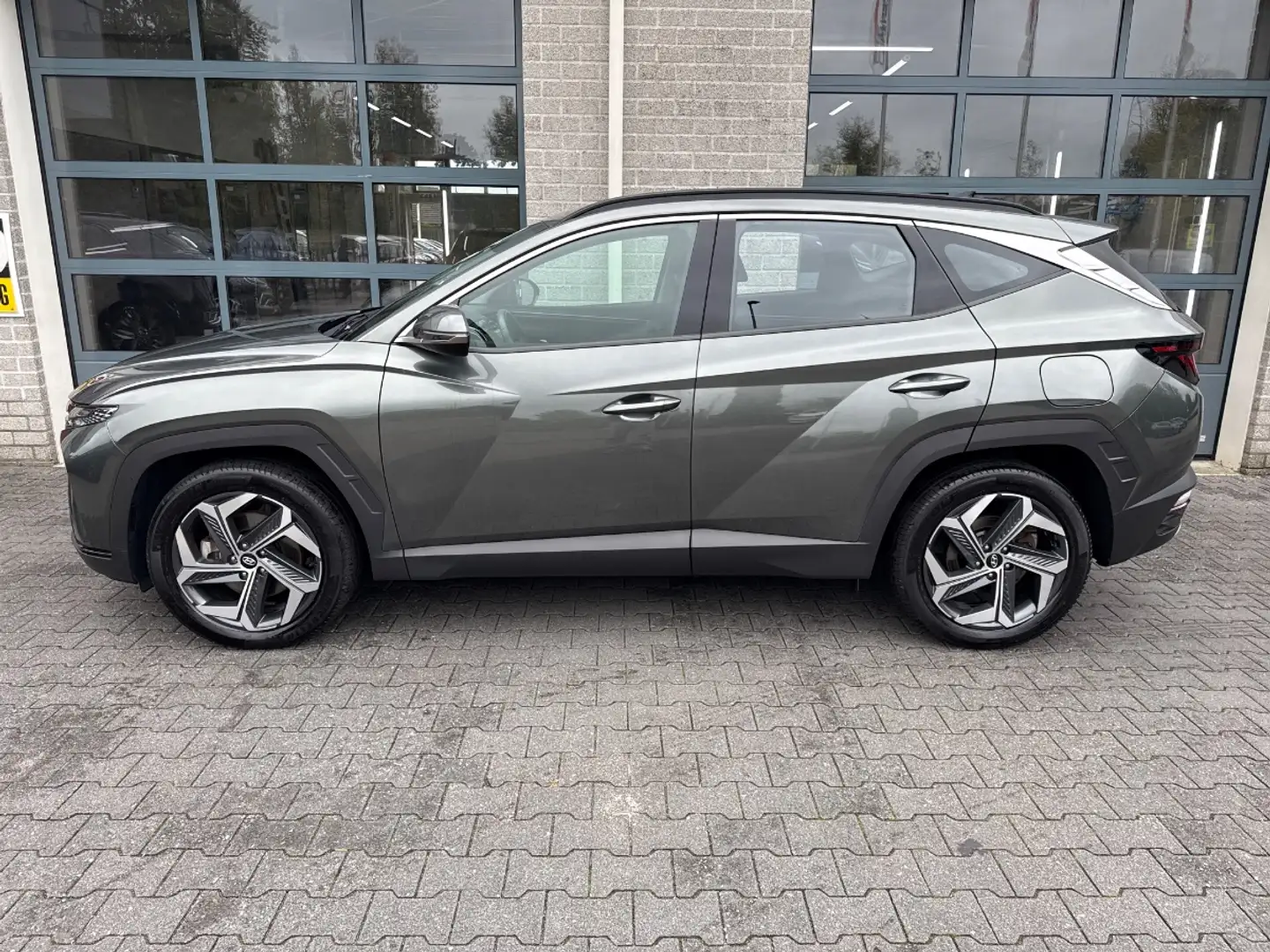 Hyundai TUCSON 1.6 T-GDI PHEV Comfort 4WD | CAMERA | DAB | Gris - 2