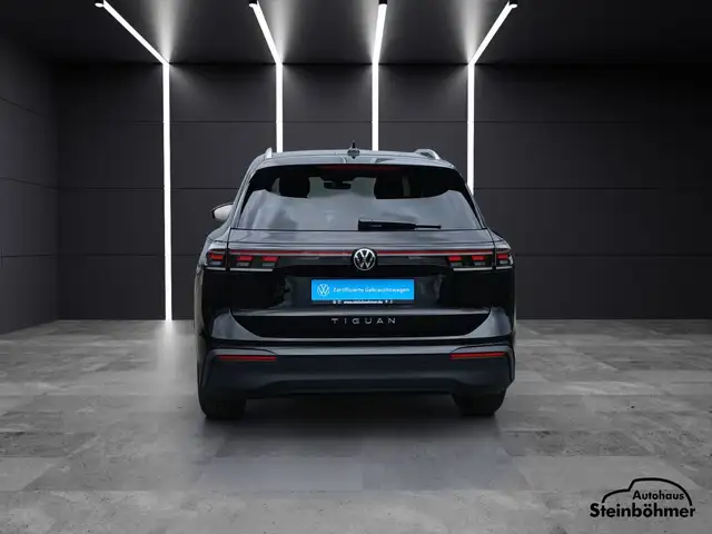 Volkswagen Tiguan view 5
