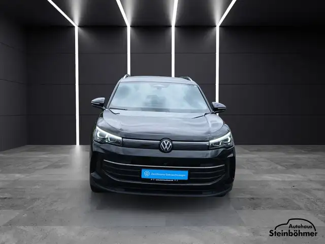 Volkswagen Tiguan view 11