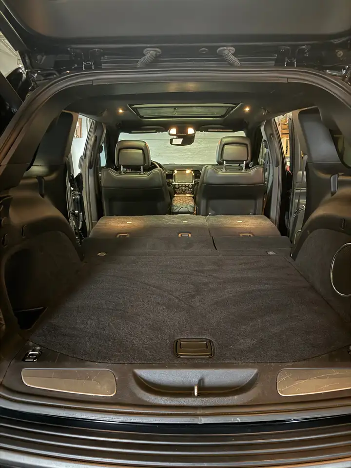 Jeep Grand Cherokee снимка Jeep Grand Cherokee