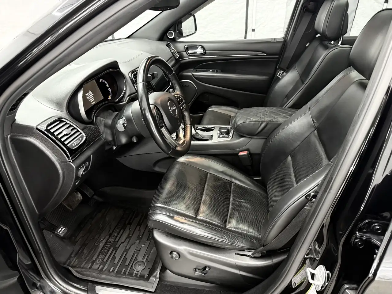 Jeep Grand Cherokee снимка Jeep Grand Cherokee