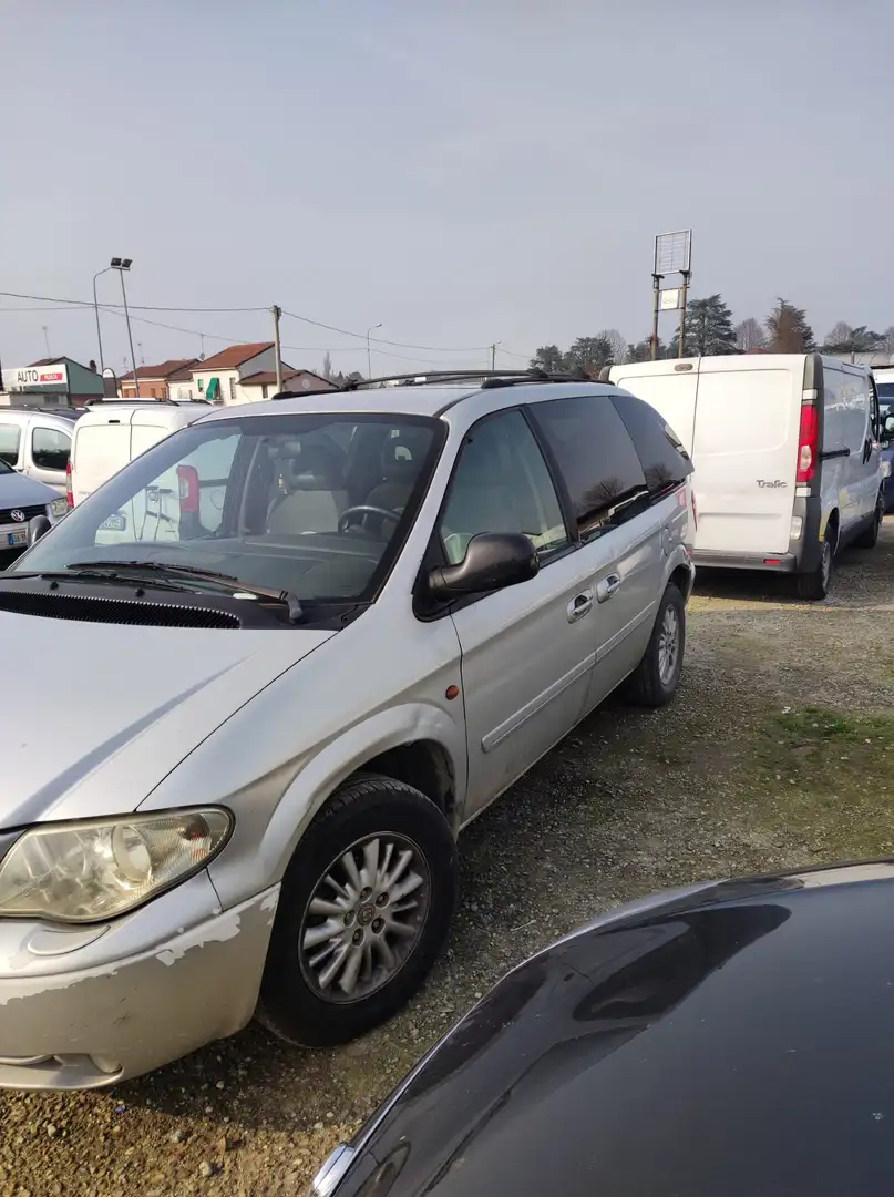 Chrysler Voyager Voyager III 2001 2.5 crd LX Grau - 1