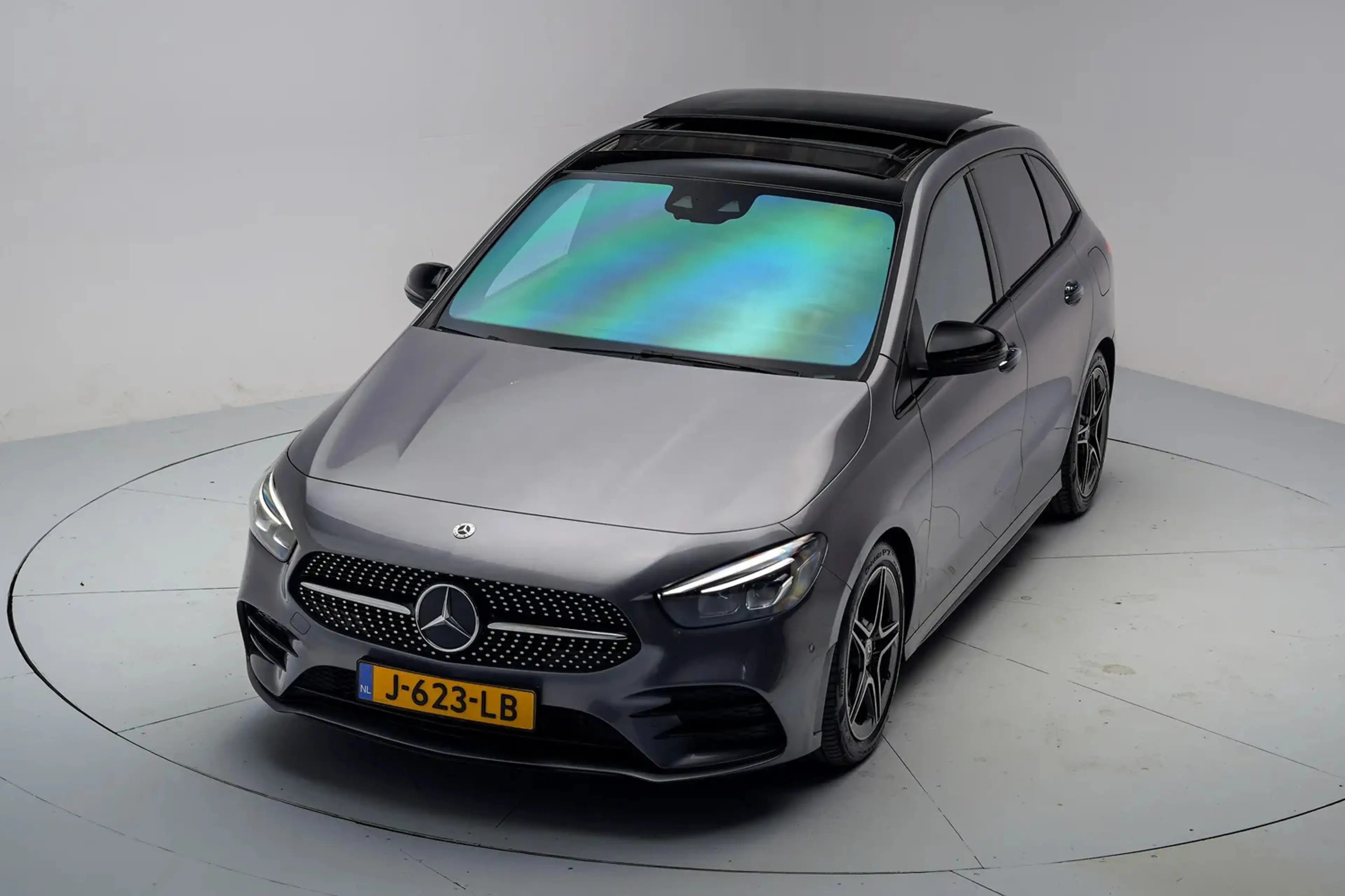 Mercedes-Benz B 220 AMG Line Night Aut. [ Panorama LED Navi Camera Sfe — photo 14