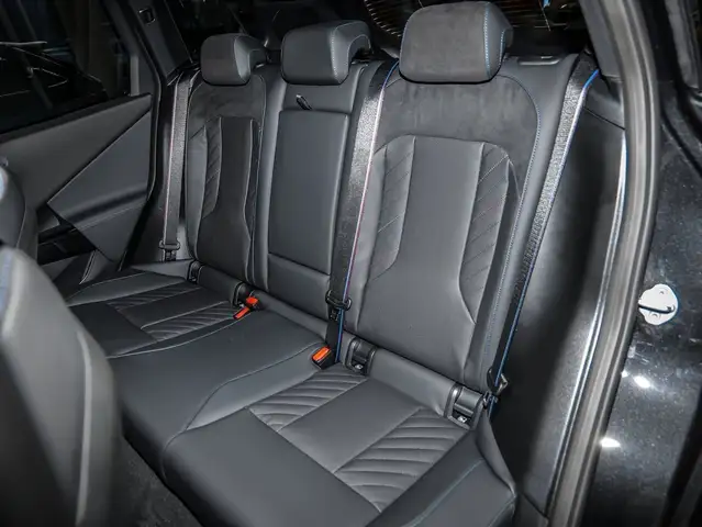 BMW X3 view 12