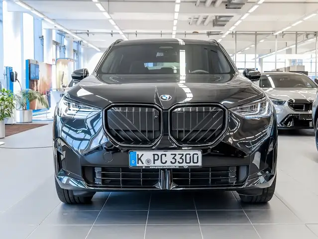 BMW X3 view 4