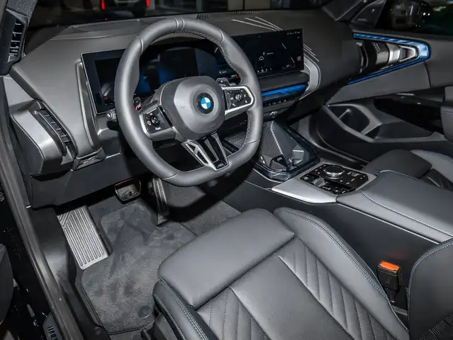 BMW X3 view 8