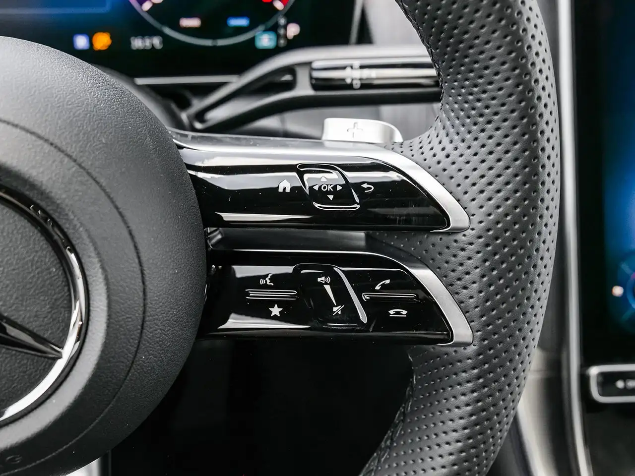 Mercedes-Benz GLC снимка Mercedes-Benz GLC