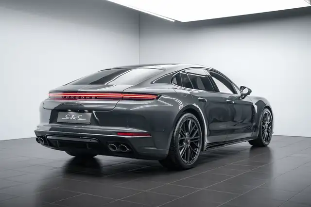 Porsche Panamera view 3