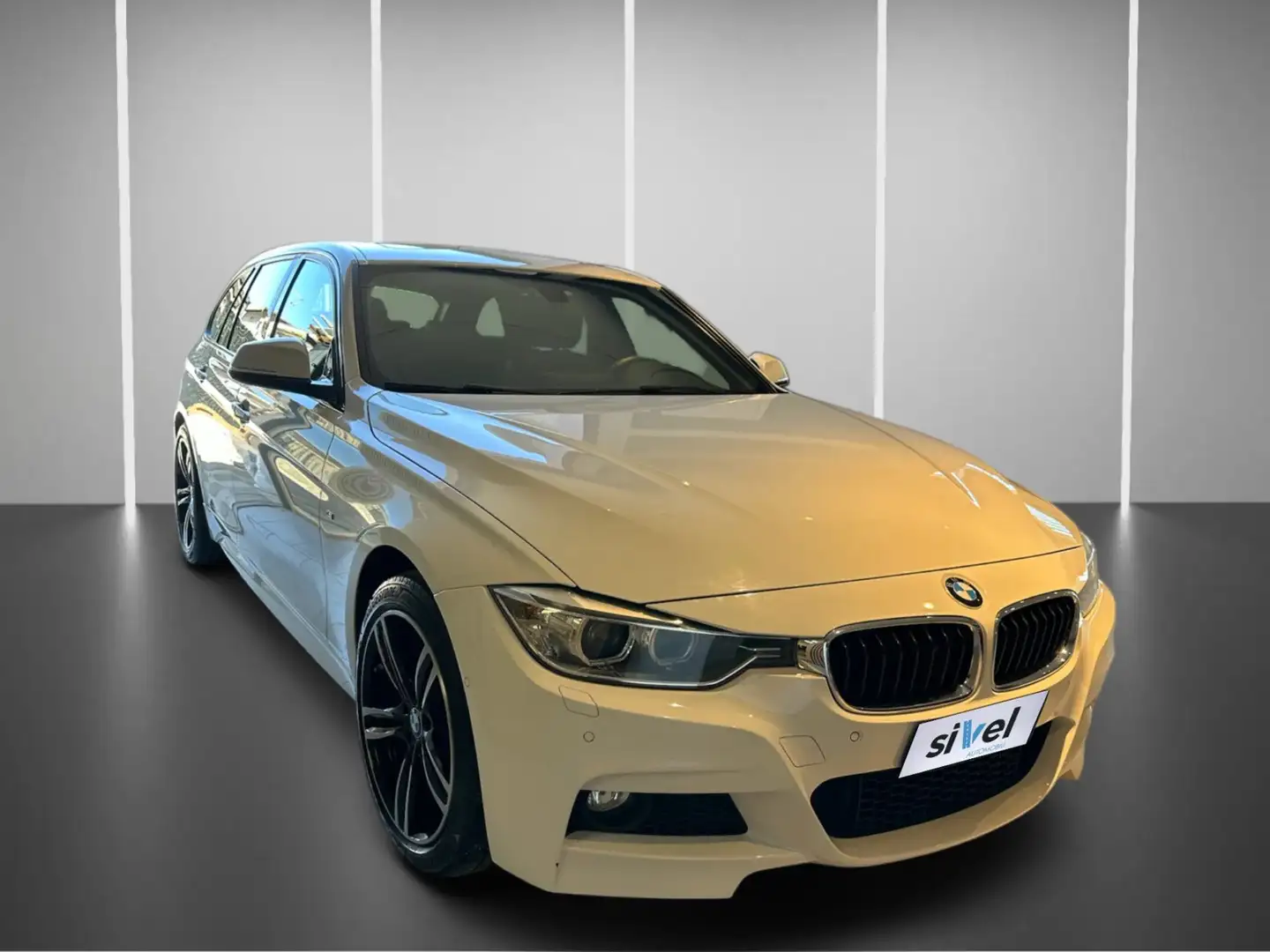 BMW 320 320d Touring xdrive Msport Blanc - 1