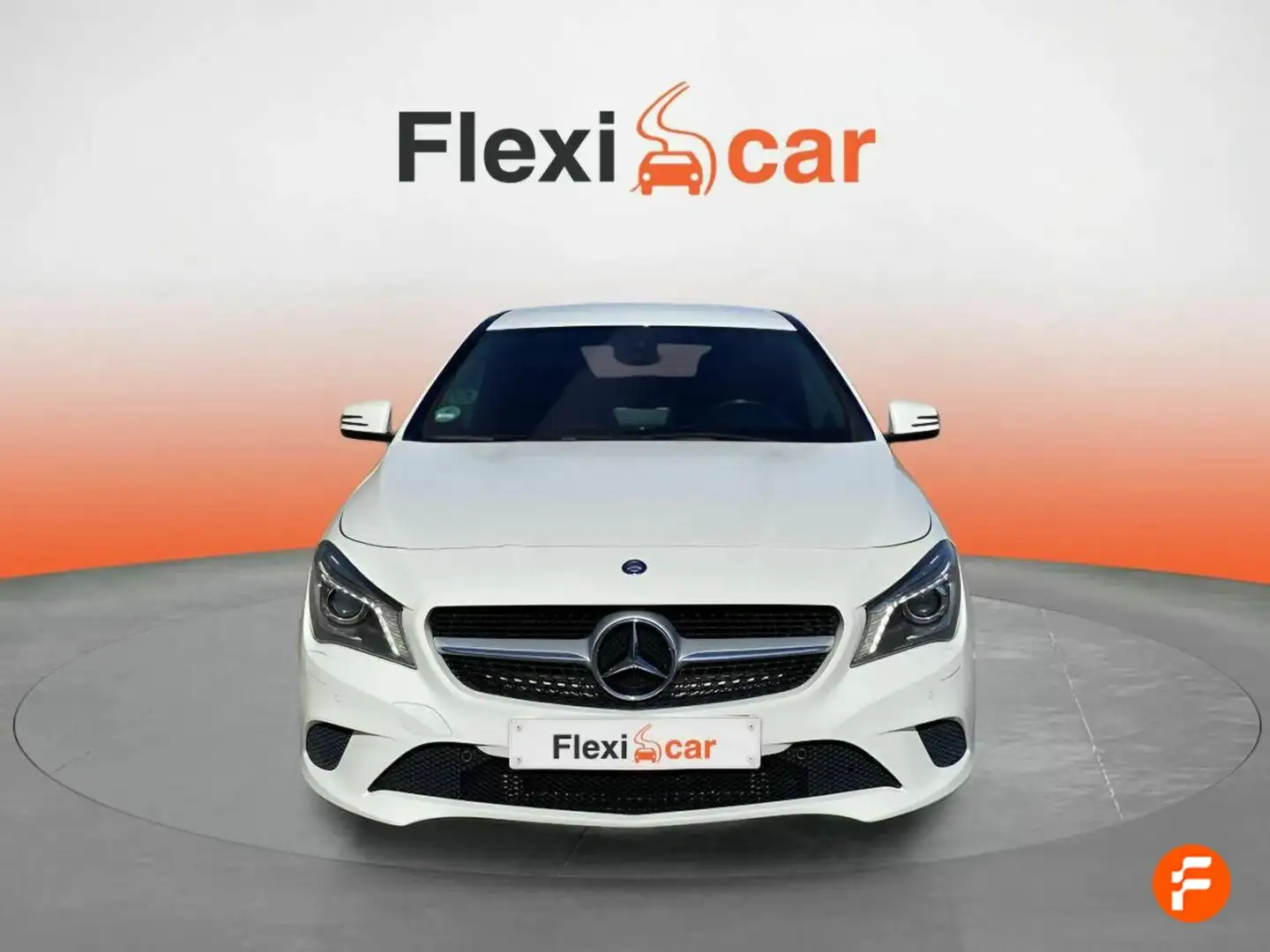 Mercedes-Benz CLA 180 Shooting Brake Blanco - 2