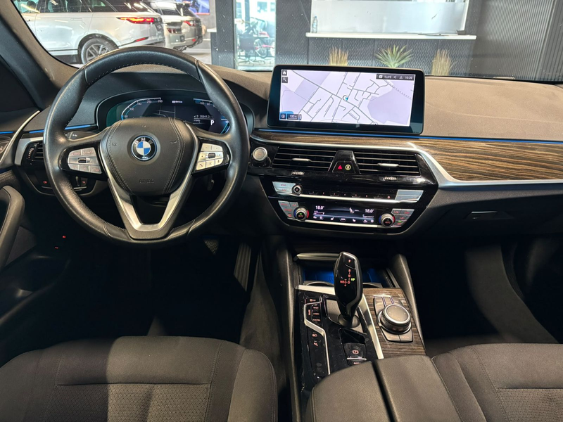 BMW 520 e Business 8G AHK/18Zoll/Driving Assistant — photo 11