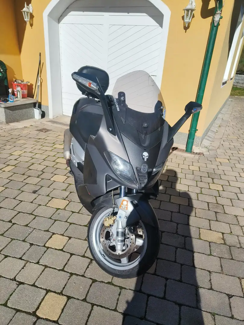 Gilera Nexus 500 Koffer, Auspuffanlage Leo Vince Černá - 2