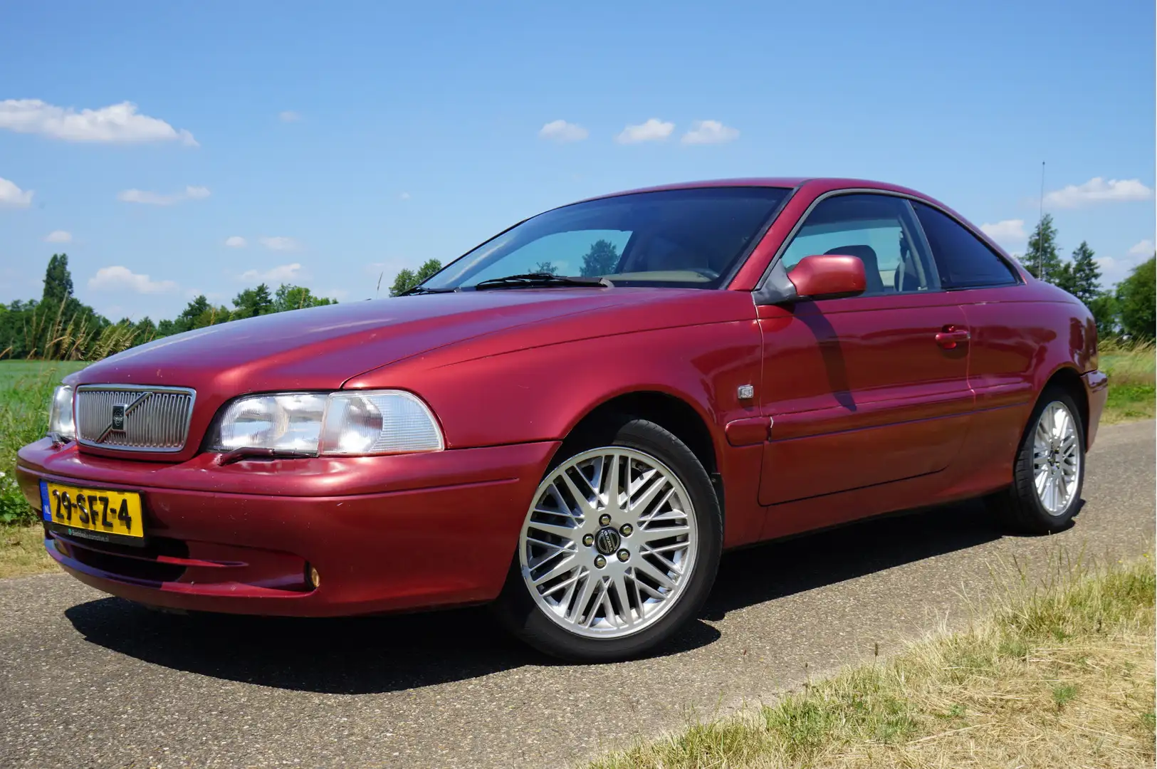 Volvo C70 Coupé 2.5 T Exclusive | Leder | Cruise | Climate | Rot - 2