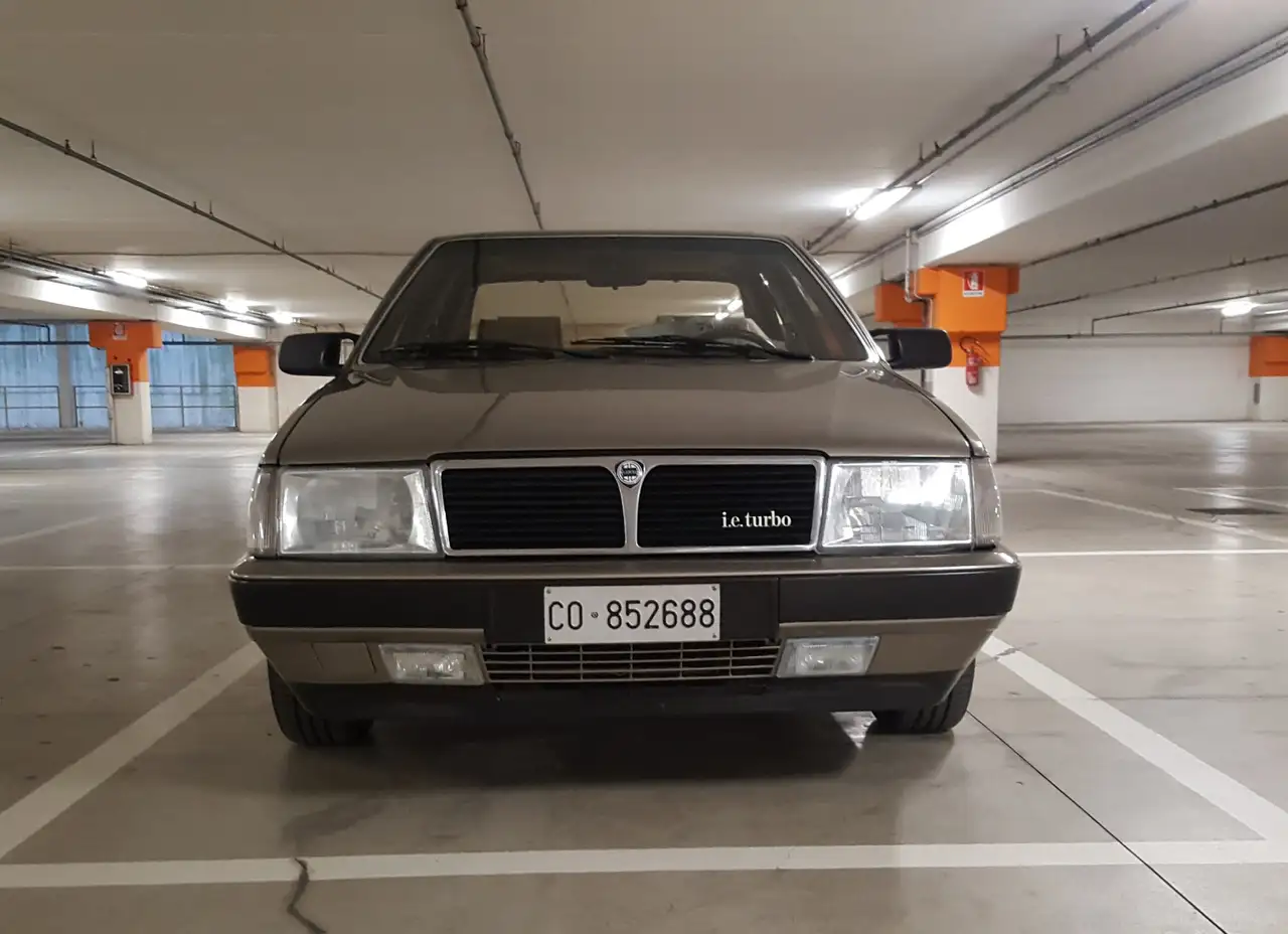 Lancia Thema 2.0t ie, foto 3