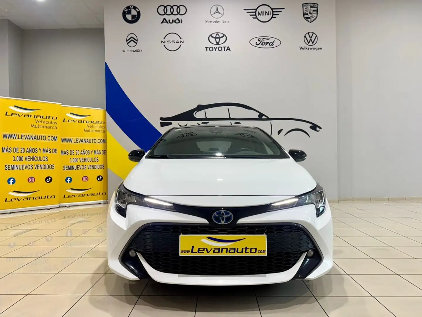 Toyota Corolla 125H Style Blanco - 2
