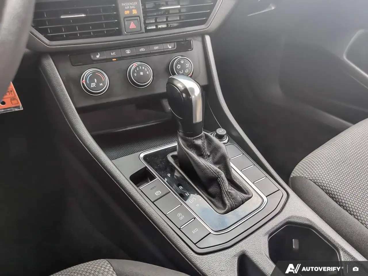 Volkswagen Jetta снимка Volkswagen Jetta