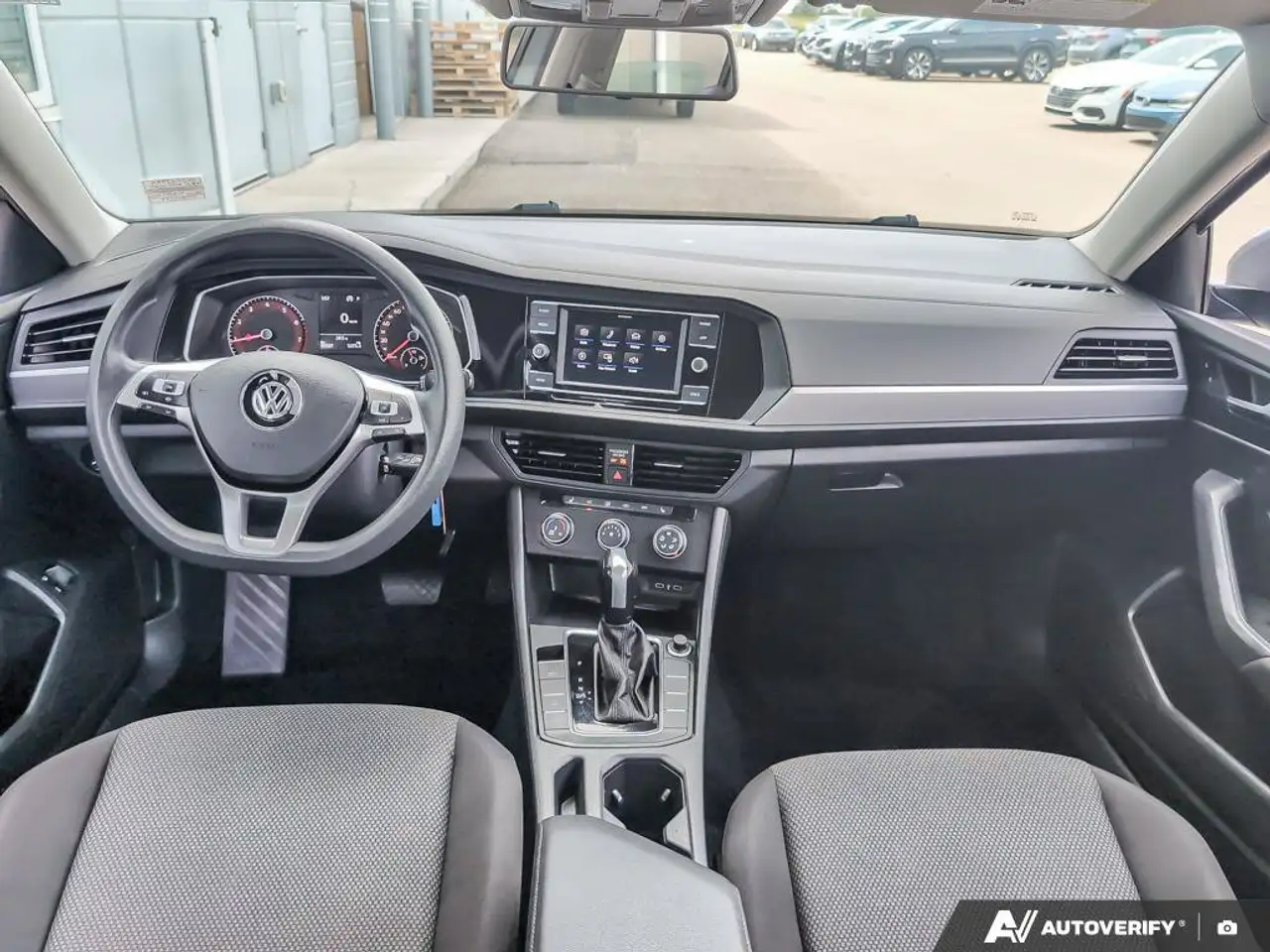 Volkswagen Jetta снимка Volkswagen Jetta