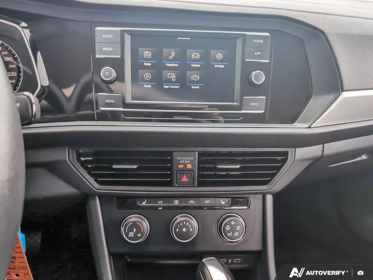 Volkswagen Jetta снимка Volkswagen Jetta