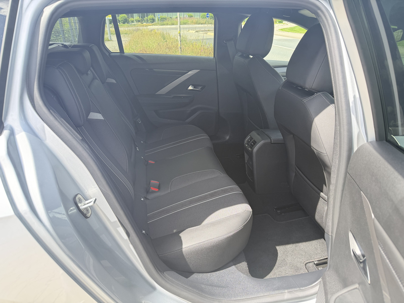 Opel Astra 1.2 Turbo GS Aut. Navi+Led+Head Up+Shz+Pdc — photo 11