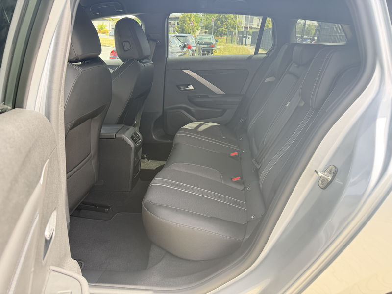 Opel Astra 1.2 Turbo GS Aut. Navi+Led+Head Up+Shz+Pdc — photo 10