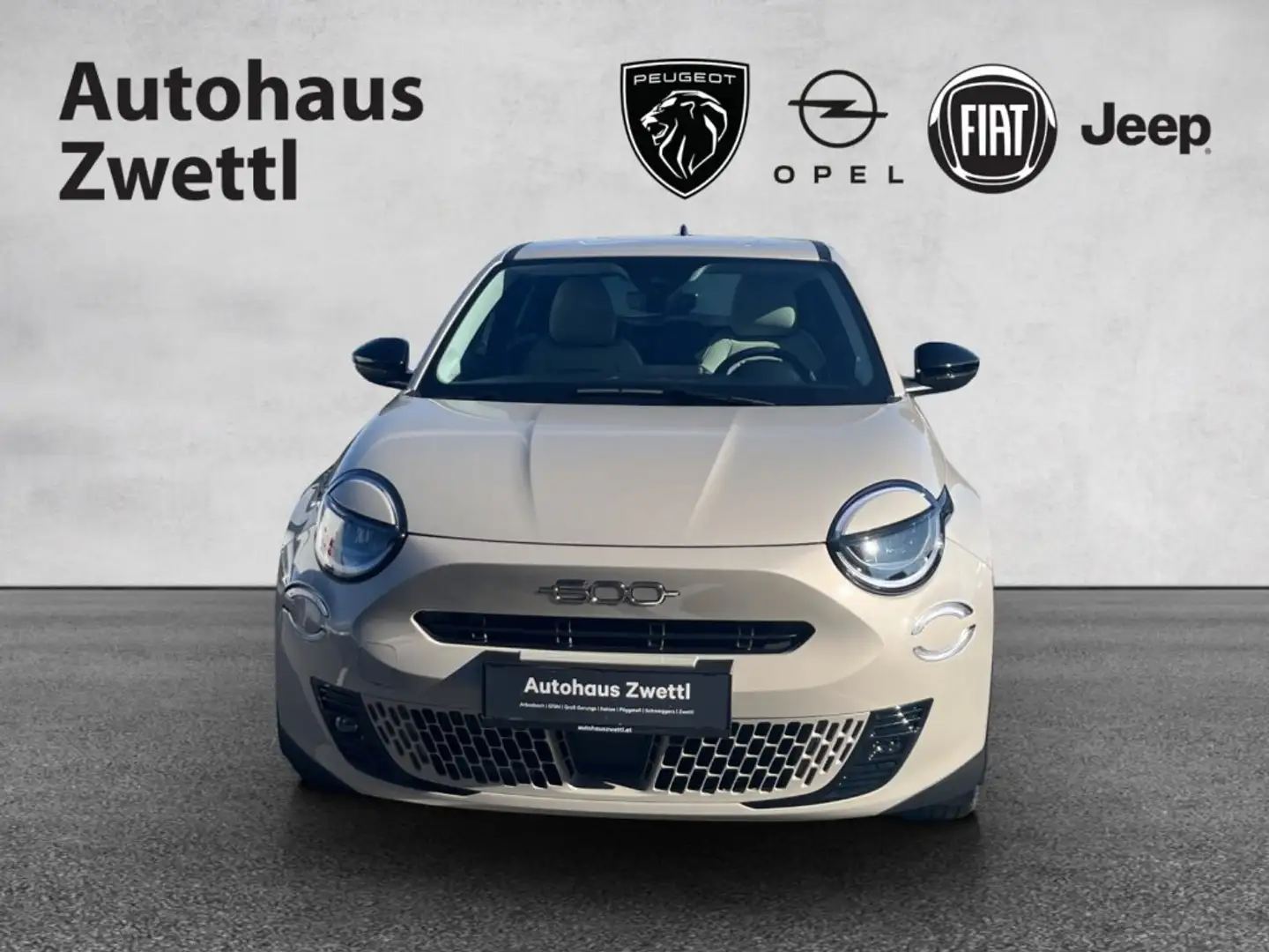 Fiat 600 MHEV 100 eDCT6  Style-Paket Beige - 2