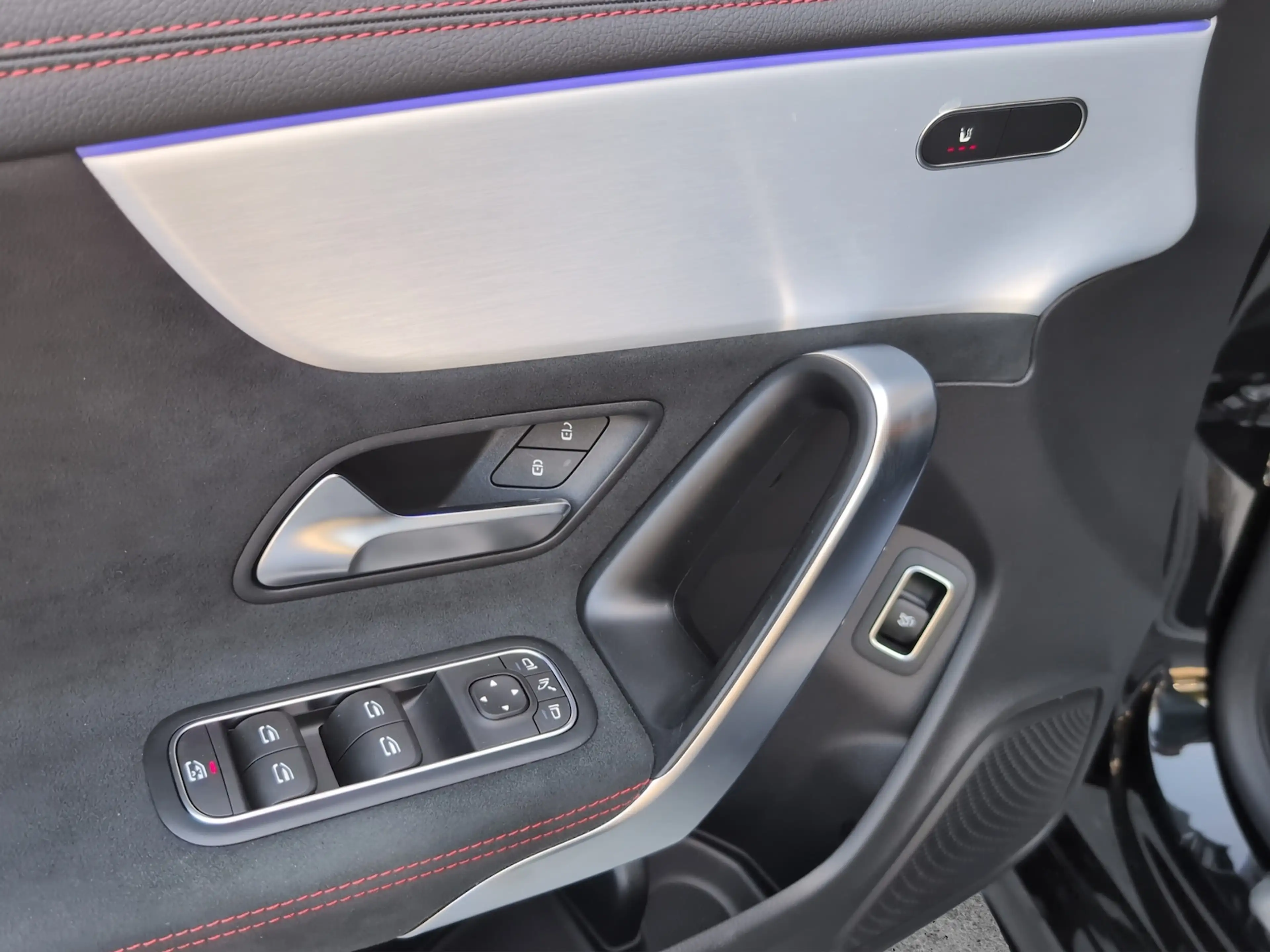 Mercedes-Benz CLA 220 d AMG Line *Multibe*Distro*Ambient*Wide* — photo 8