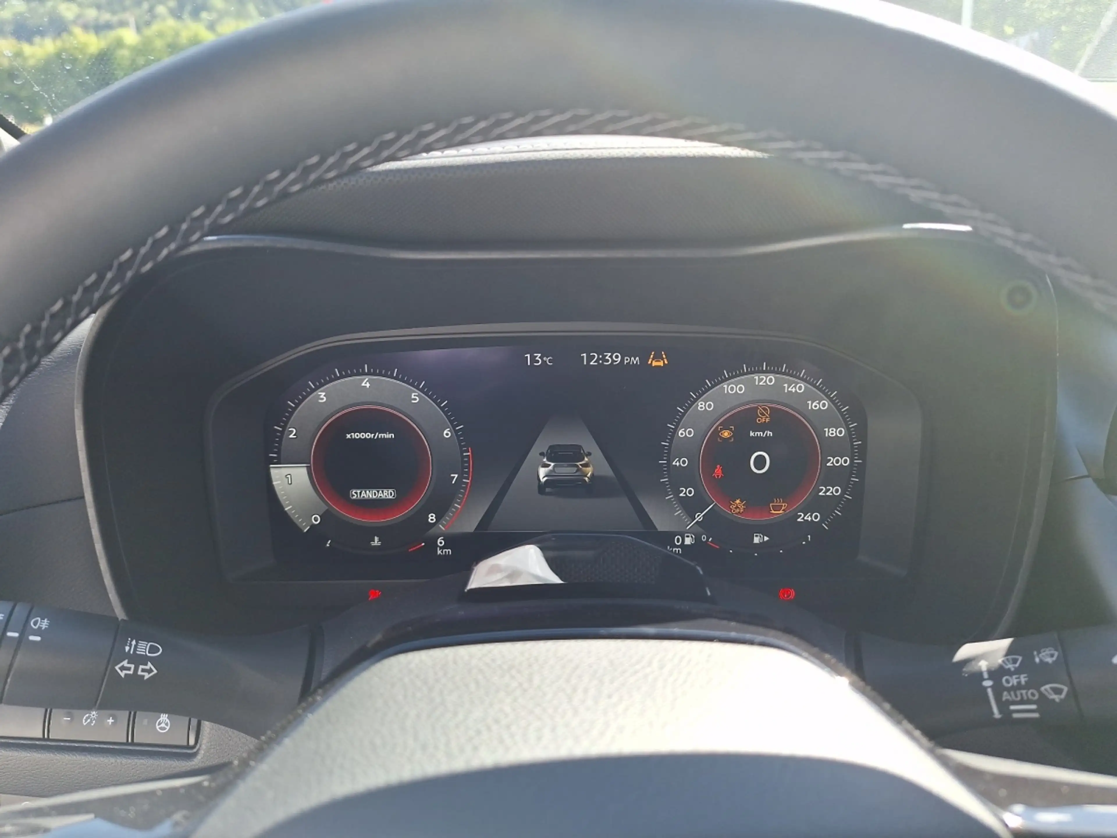 Nissan Juke N-Connecta 1.0 DIG-T 114PS — photo 15