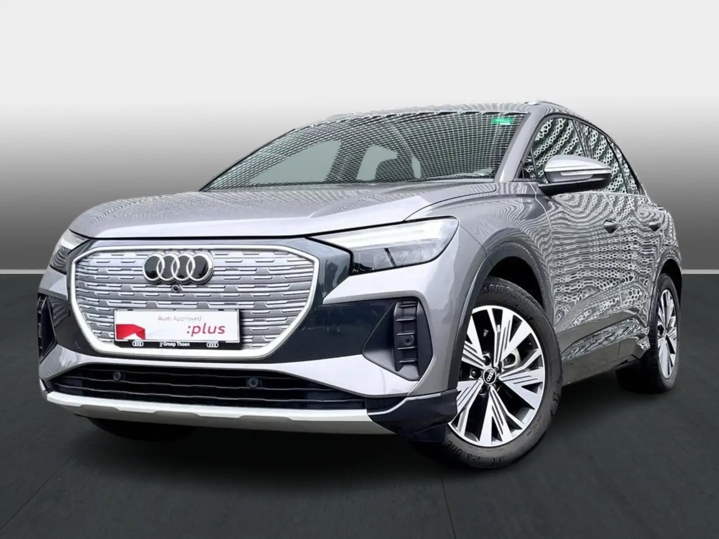 AUDI Q4