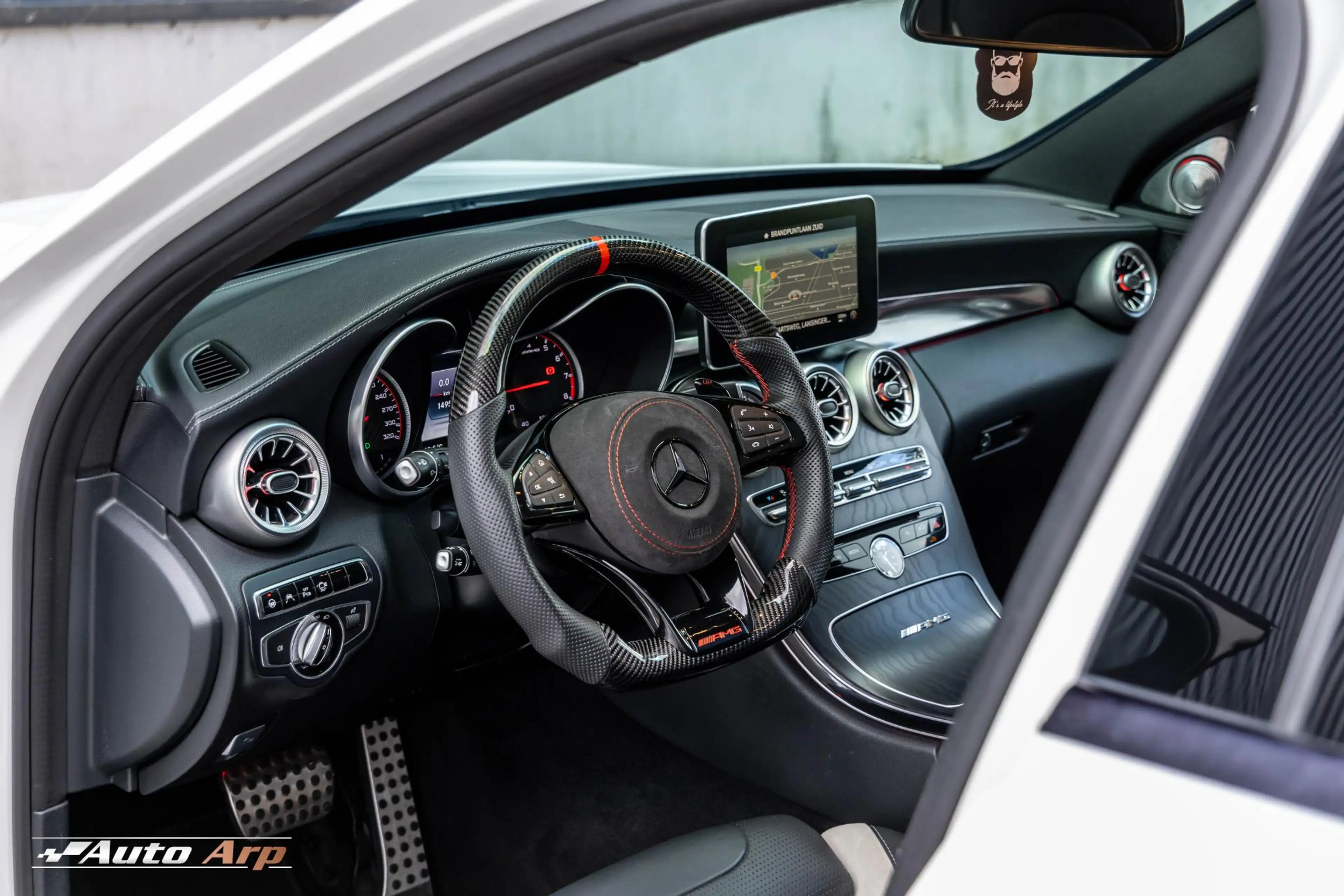 Mercedes-Benz C 63 AMG Estate S — photo 11