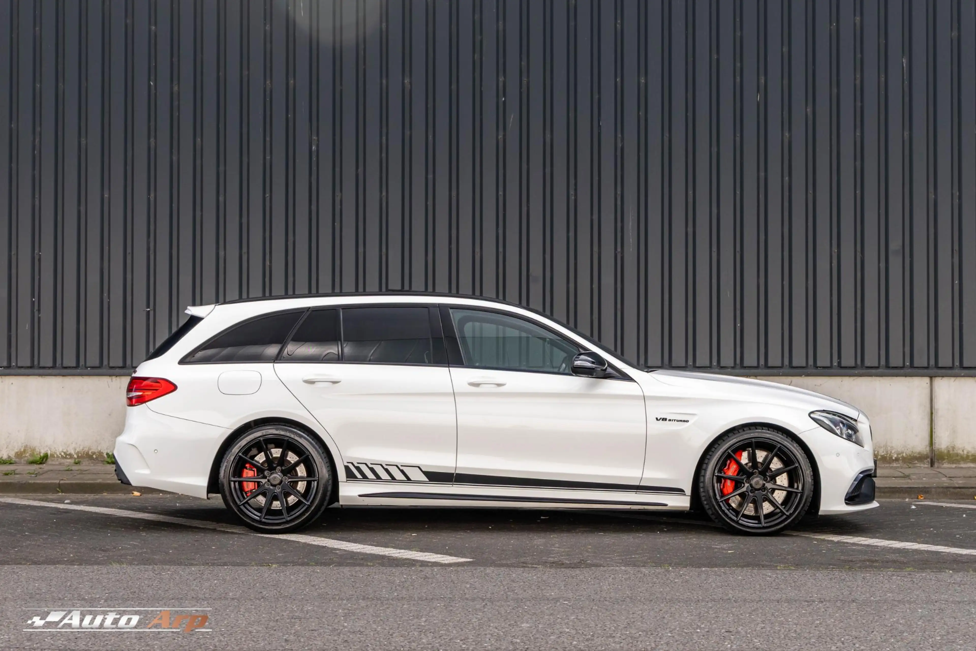 Mercedes-Benz C 63 AMG Estate S — photo 2