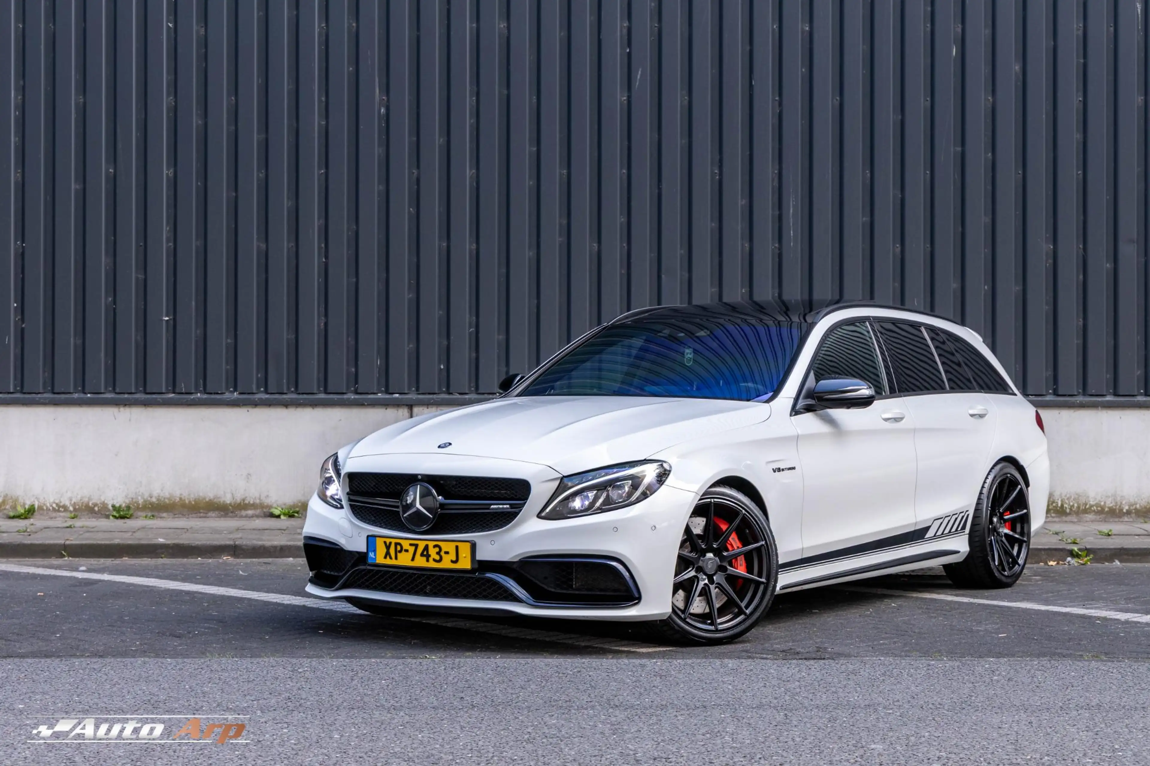 Mercedes-Benz C 63 AMG Estate S — photo 4