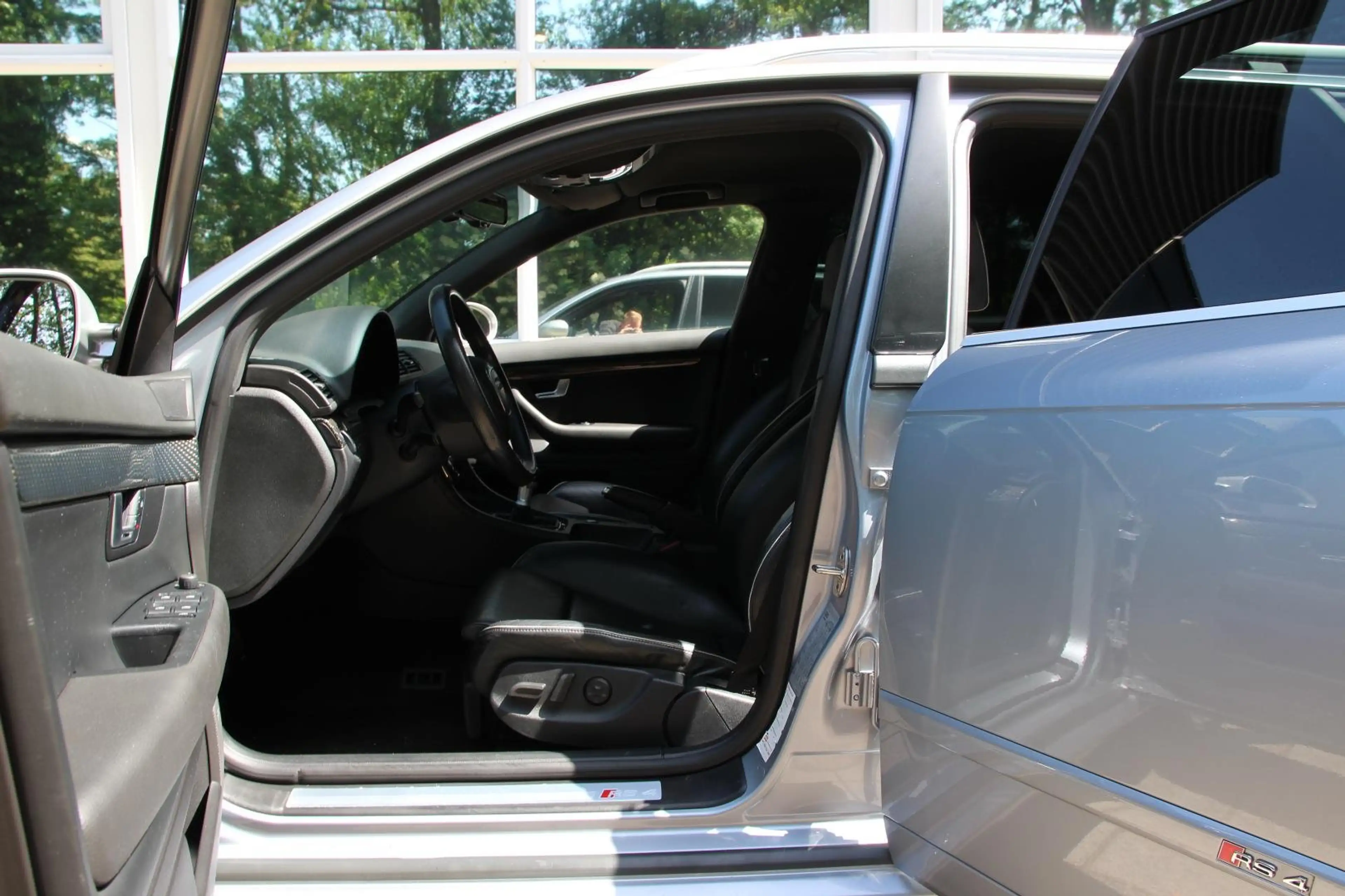 Audi RS4 B7 Avant — photo 15