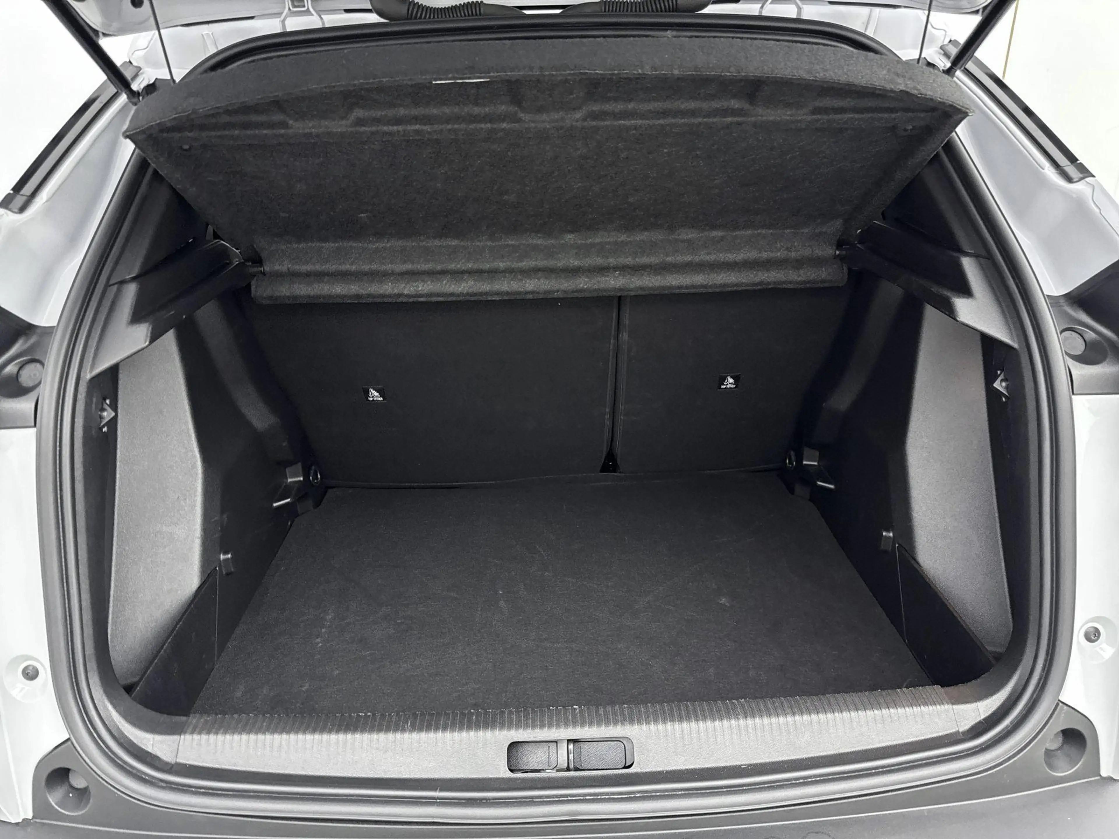 Peugeot 2008 100pk Allure | Digitale cockpit | Climate control — photo 15