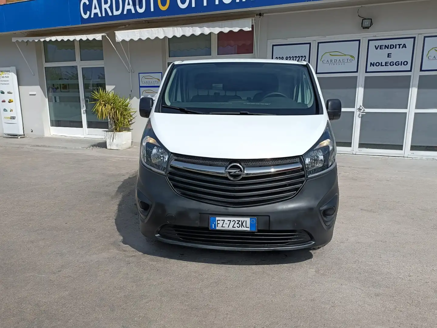 Opel Vivaro € 12850 + IVA VIVARO DCI BITURBO 125 CV Bianco - 1