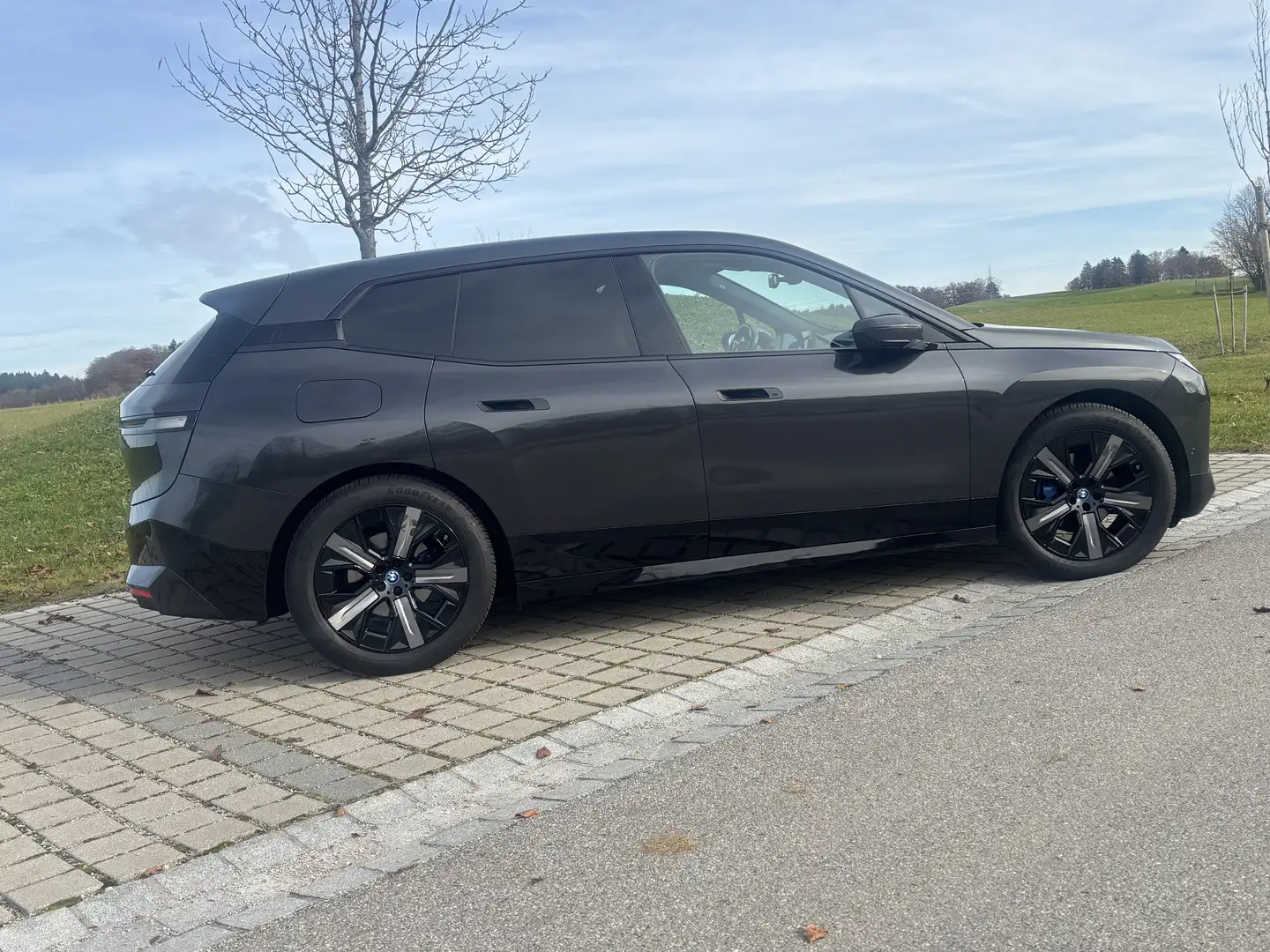 BMW iX xDrive40 - 1