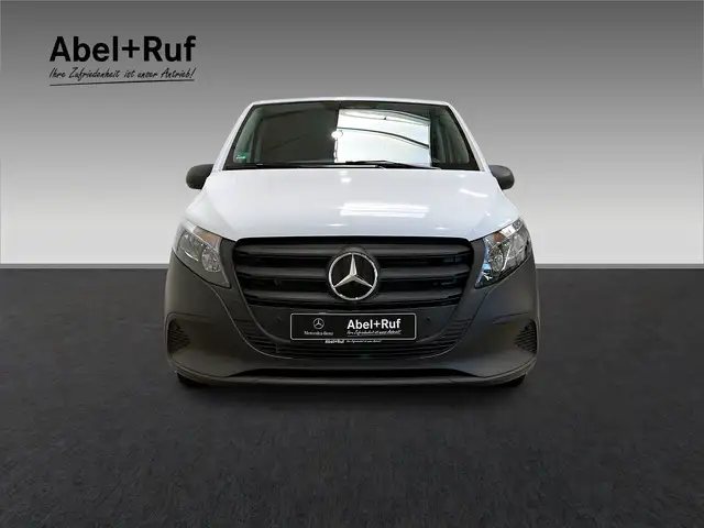 Mercedes-Benz Vito view 2