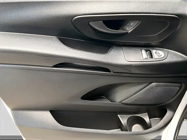 Mercedes-Benz Vito view 13