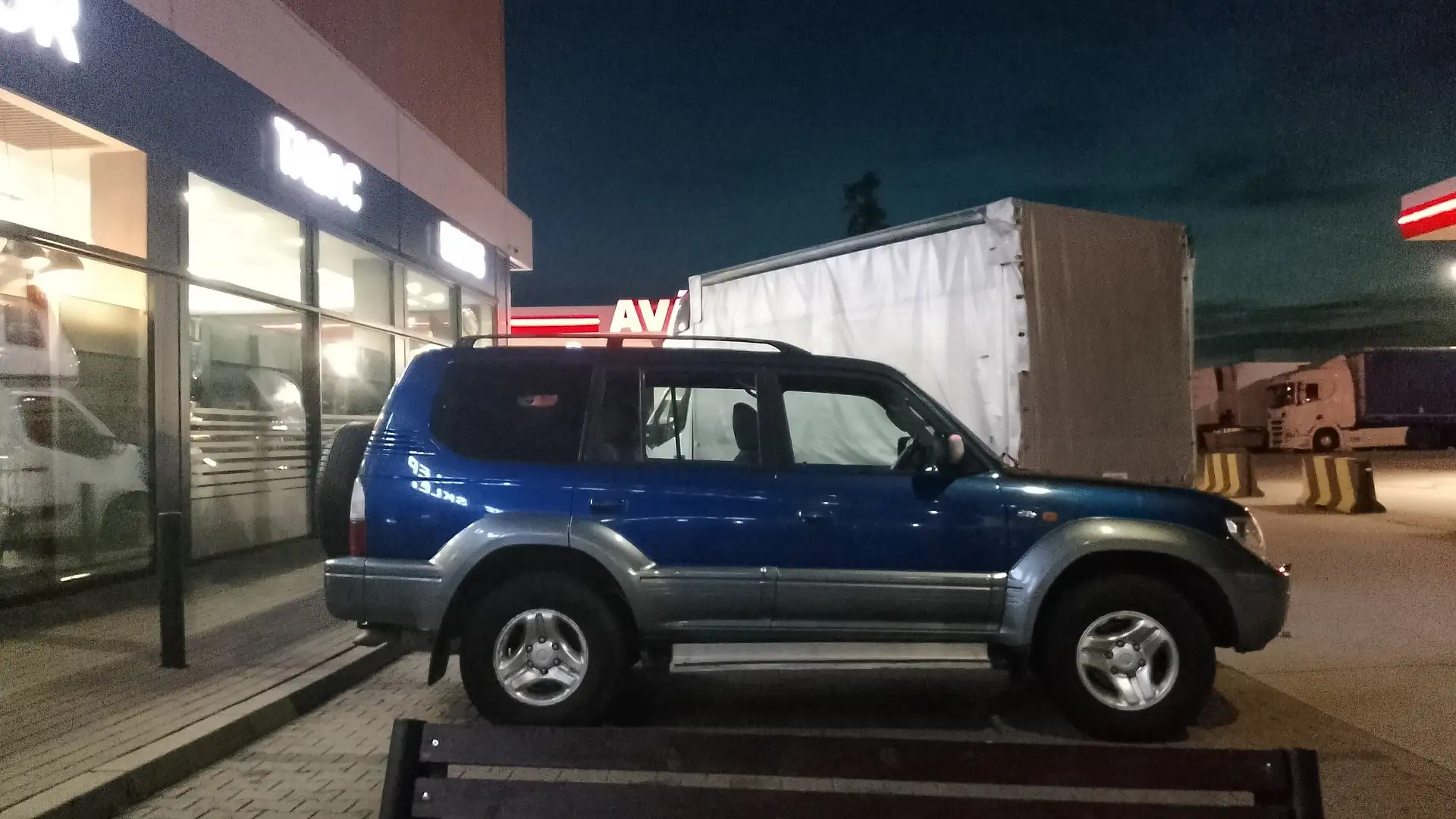 Toyota Land Cruiser D-4D KJ90 Special - 1