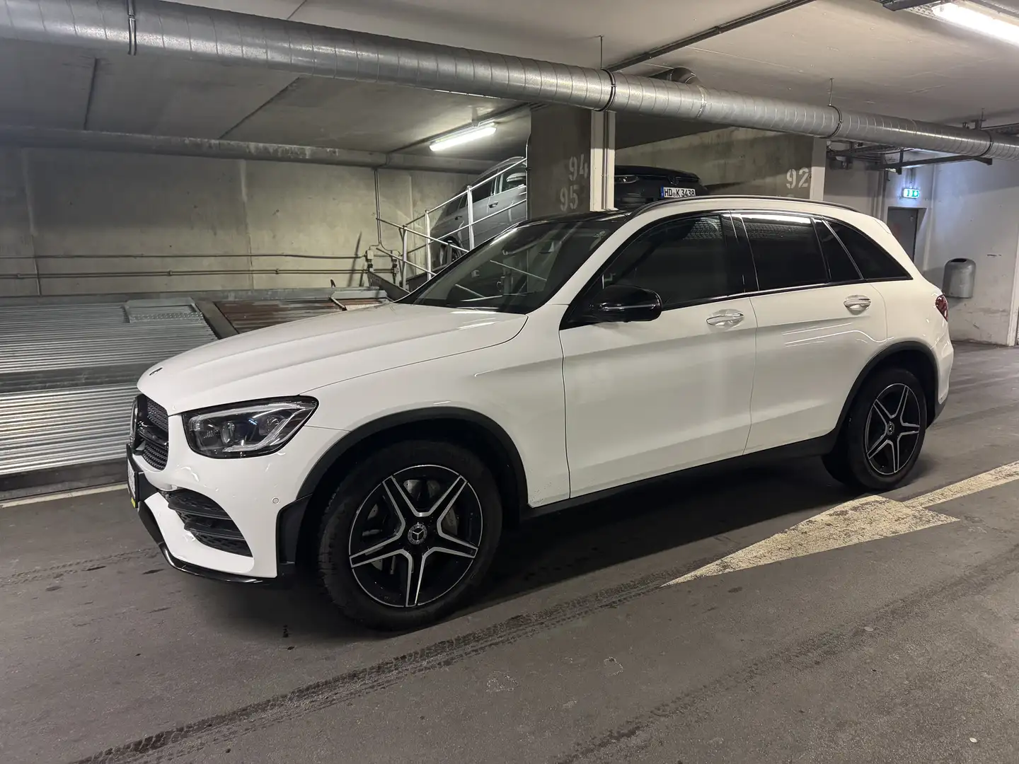 Mercedes-Benz GLC 300 d 4Matic 9G-TRONIC AMG Line - 1