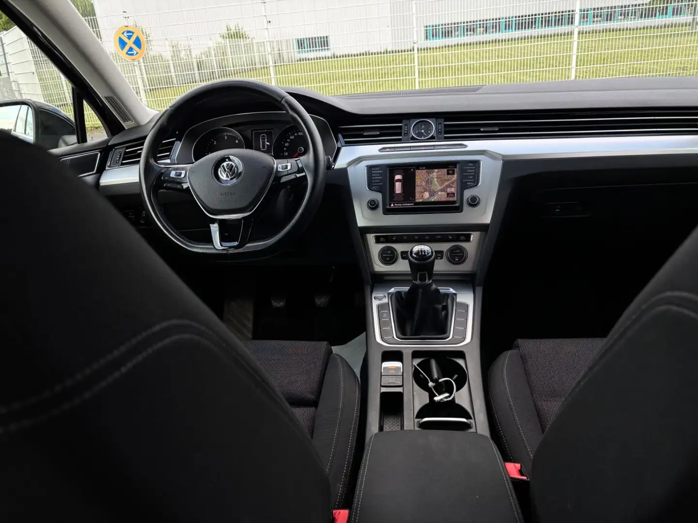 Volkswagen Passat Variant Passat 2.0 TDI Comfortline Navi+/Massage/AHK Negro - 2