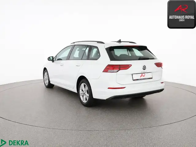 Volkswagen Golf view 3